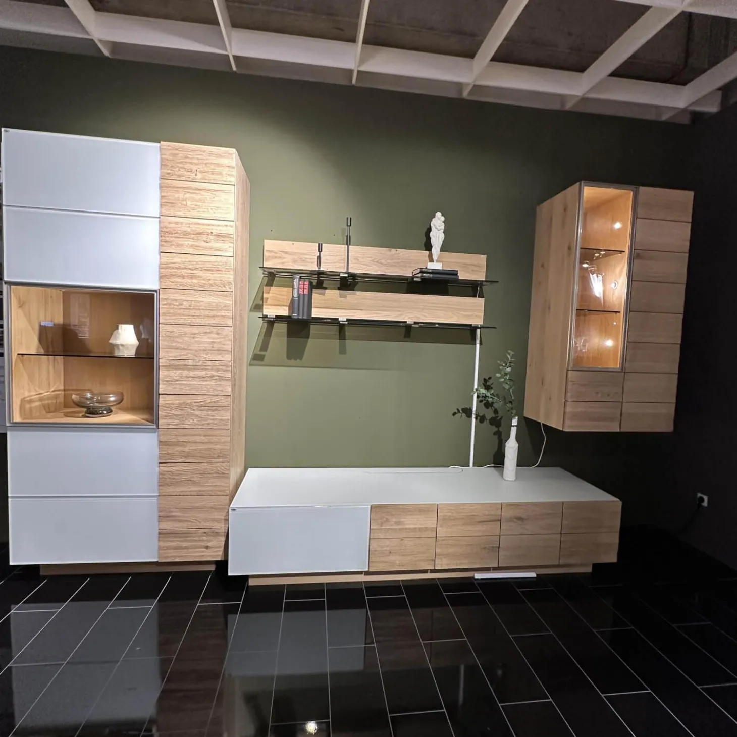 Wohnkombination Vmontanara Wildeiche Geölt Akzent Glas Optiwhite Weiß Mit Beleuchtung