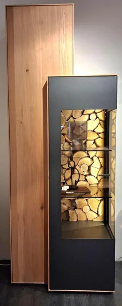 Wohnkombination WM 2140 Wildeiche Massiv Soft Gebürstet Metallteile Carbonfarbig Anthrazit Strukturgepulvert