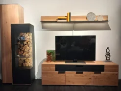 Wohnkombination WM 2140 Wildeiche Massiv Soft Gebürstet Metallteile Carbonfarbig Anthrazit Strukturgepulvert