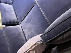 Wohnlandschaft Cube Lounge Stoff City Velvet Violett Füße Massivholz Schwarz Lackiert Mit Kopfstütze Und Kissen Inklusive Ablage