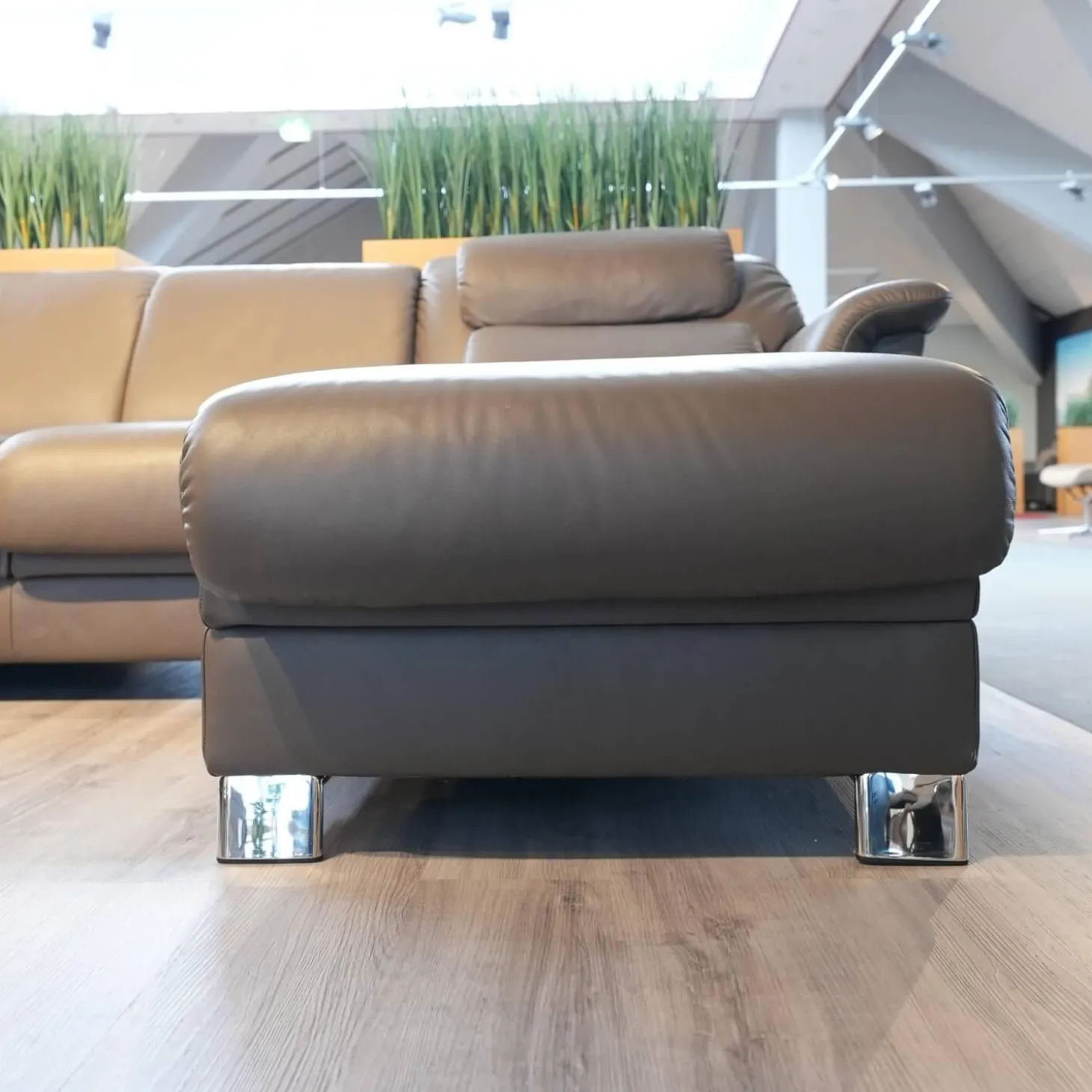 Wohnlandschaft E40 Leder Paloma Khaki Grau Grün Füße Metall Inklusive Nacken Und Lendenkissen Set