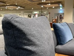 Wohnlandschaft Kumo 555 Stoff 22 505 Schwarzblau Grau Gussfuß Matt Verkehrsschwarz Schwarz