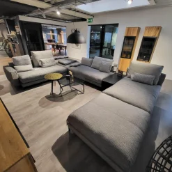 Wohnlandschaft Nuvola Textilgewebe Schwarz Weiß Gemischt Fuß Aluminium Verkehrsschwarz RAL 9017 Lackiert Mit Kissen