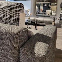 Wohnlandschaft Nuvola Textilgewebe Schwarz Weiß Gemischt Fuß Aluminium Verkehrsschwarz RAL 9017 Lackiert Mit Kissen