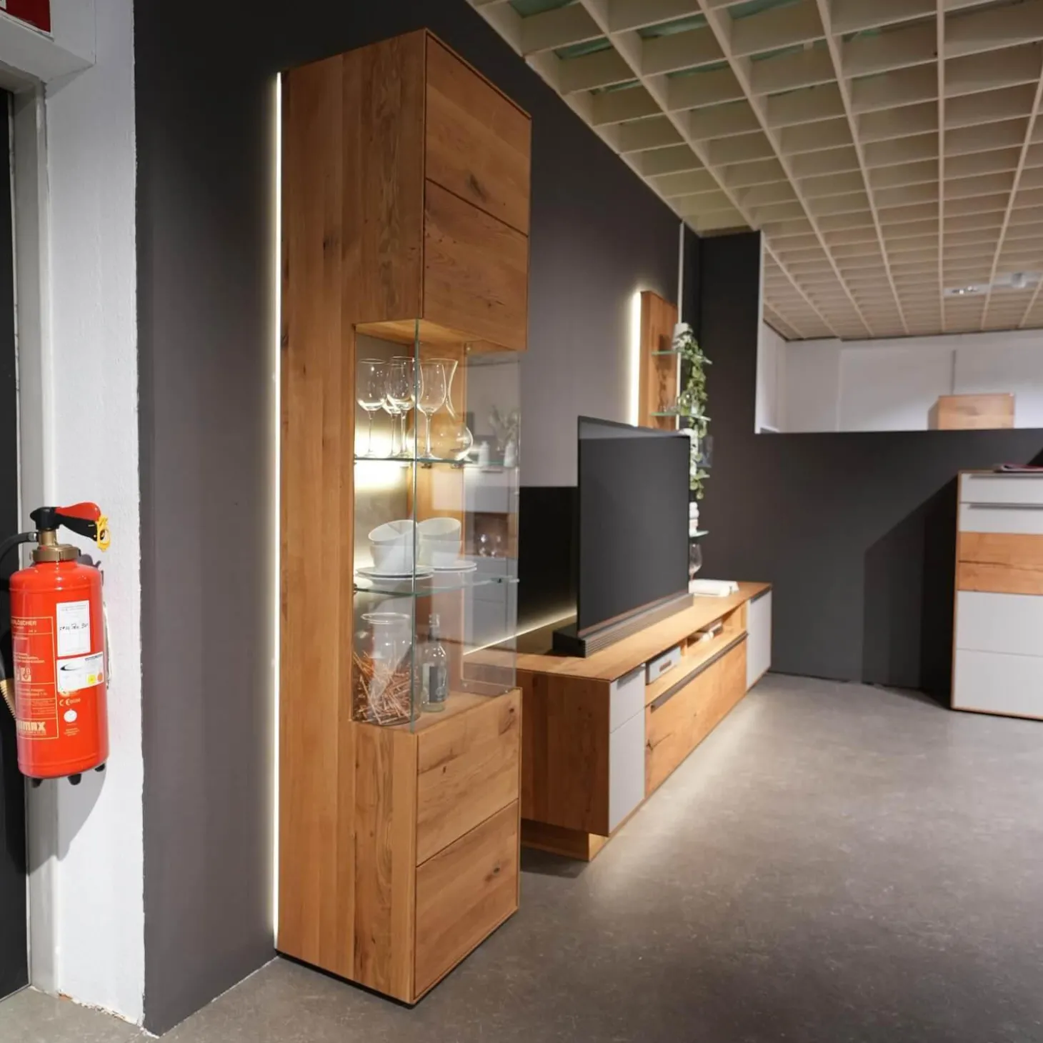 Wohnwand 2020 Asteiche Geölt Braun Glas Optiwhite Weiß