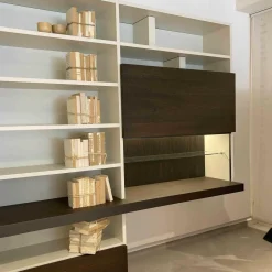 Wohnwand 505 Kalkweiß Ulme Dunkel Formprofil Zinnfarbig