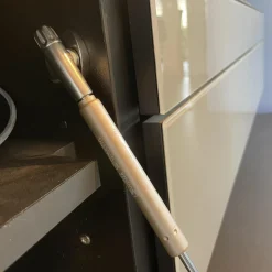 Wohnwand Ameno Cement Glas Korpus CM Cement Satiniert Grau Weiß Inklusive TV Halterung Und Soundsystem Ohne Dekorationen