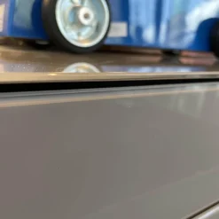 Wohnwand Ameno Cement Glas Korpus CM Cement Satiniert Grau Weiß Inklusive TV Halterung Und Soundsystem Ohne Dekorationen