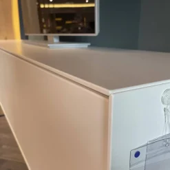 Wohnwand Benjo 7720W V20 Kerneiche Umato Sägerau Gebürstet Applikation Lack Weiß Mit Beleuchtung