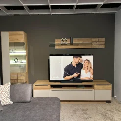 Wohnwand Carson Asteiche Massiv Bianco Geölt Akzent Glas Schlamm Grau Satiniert