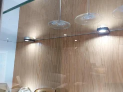 Wohnwand Caseda Lack Weiß Absetzung Wildeiche Furniert Griff Schwarz