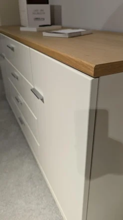 Wohnwand Cremona Lack Crema Matt Weiß Creme Absetzung Eiche Sand Mit LED Beleuchtung Und Spiegelglasrückwand