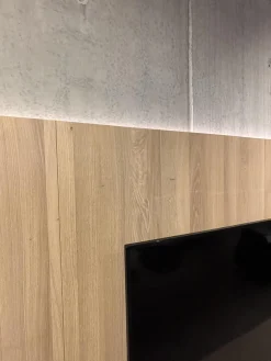 Wohnwand Cubus Pure 32 Eiche Weiß Geölt Farbglas In Naturweiß Kiesel Grau Und Graphitgrau Mit Beleuchtung Und TV-Halteplatte