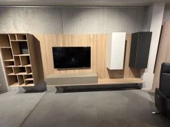 Wohnwand Cubus Pure 32 Eiche Weiß Geölt Farbglas In Naturweiß Kiesel Grau Und Graphitgrau Mit Beleuchtung Und TV-Halteplatte