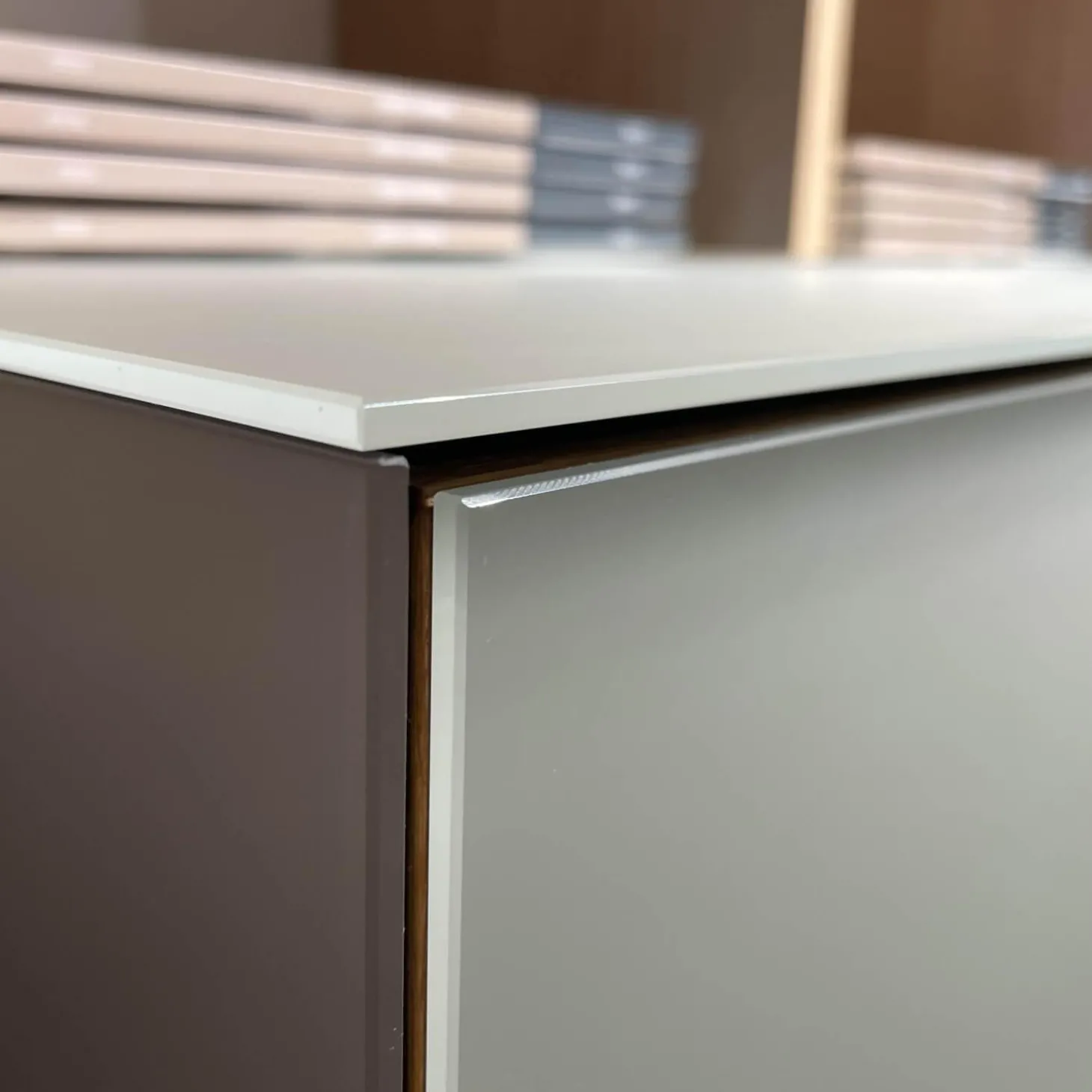 Wohnwand Cubus Pure Volholz Eiche Weiß Geölt Glas Pearl Matt Mit Touchbeschlag