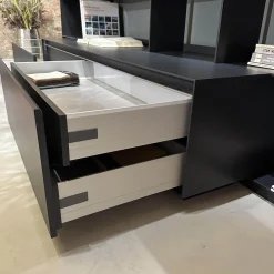 Wohnwand Flat C 9907 E Anthrazit Satiniert Rückwand 3748 Rauchgrau Abdeckplatte 0128 Glas Schwarz