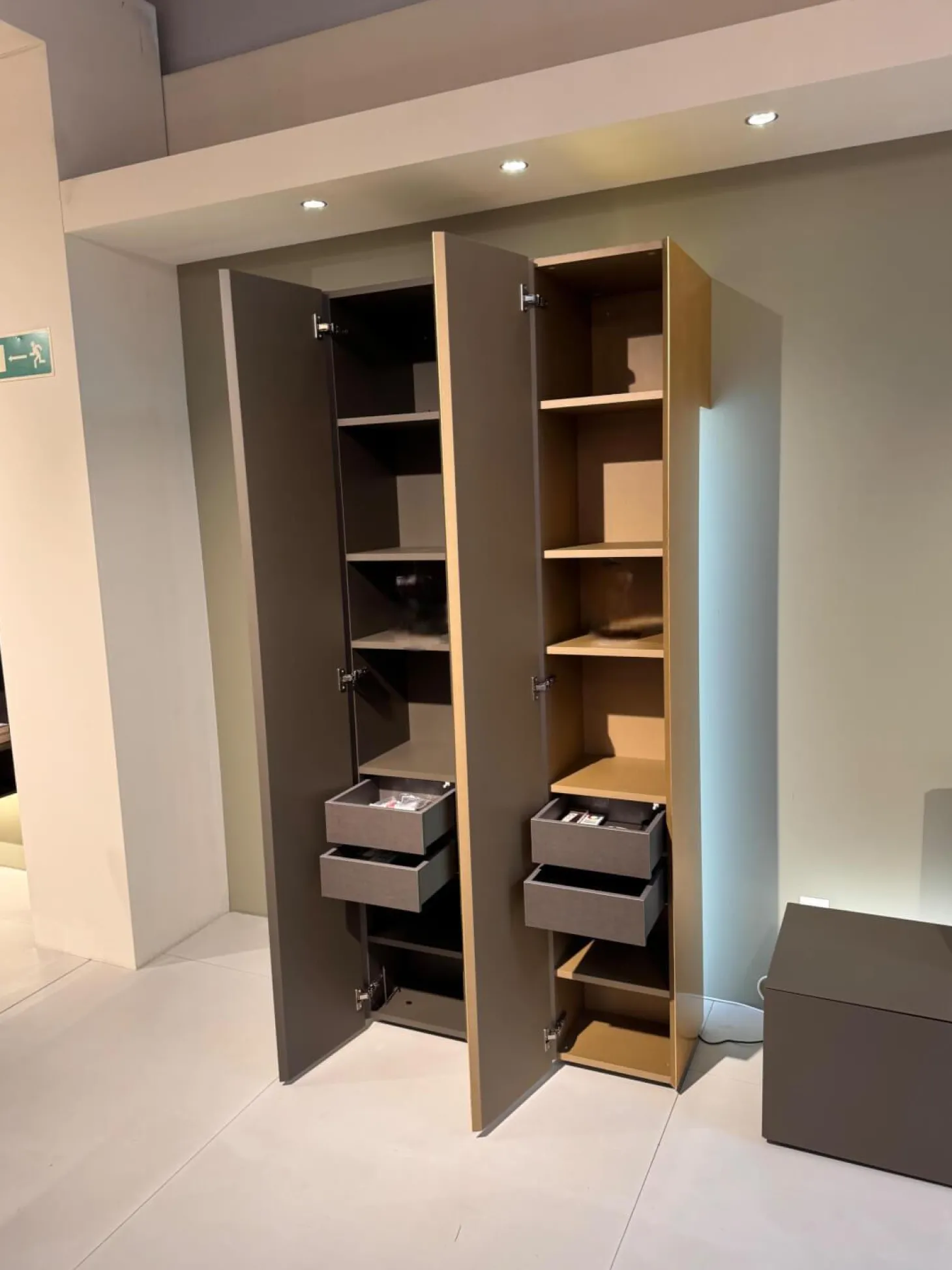 Wohnwand Inpiedi Lack Interno Metall Gold Lack Coffee Braun Inklusive LED Beleuchtung