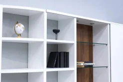 Wohnwand Mega-Design Lackbeschichtung Weiß Furniert Kernnussbaum