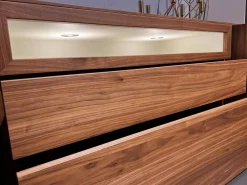 Wohnwand Neo Kernnussbaum Und Lack Reinweiss Mit Hinterlackiertem Glas Inklusive Beleuchtung