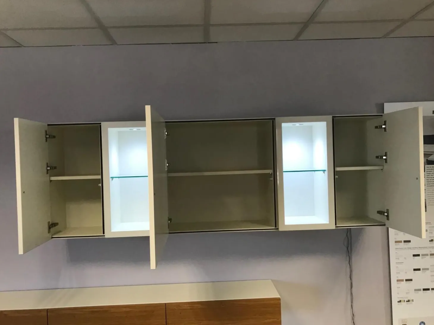 Wohnwand Neo Lack Weiß Front Hochglanzweiß Und Natureiche Grifflos Push To Open Beschlag Mit Beleuchtung