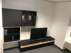 Wohnwand Now Touch Super Matt Schwarz Akzente Samteiche Natur Metallgriffe Schwarz