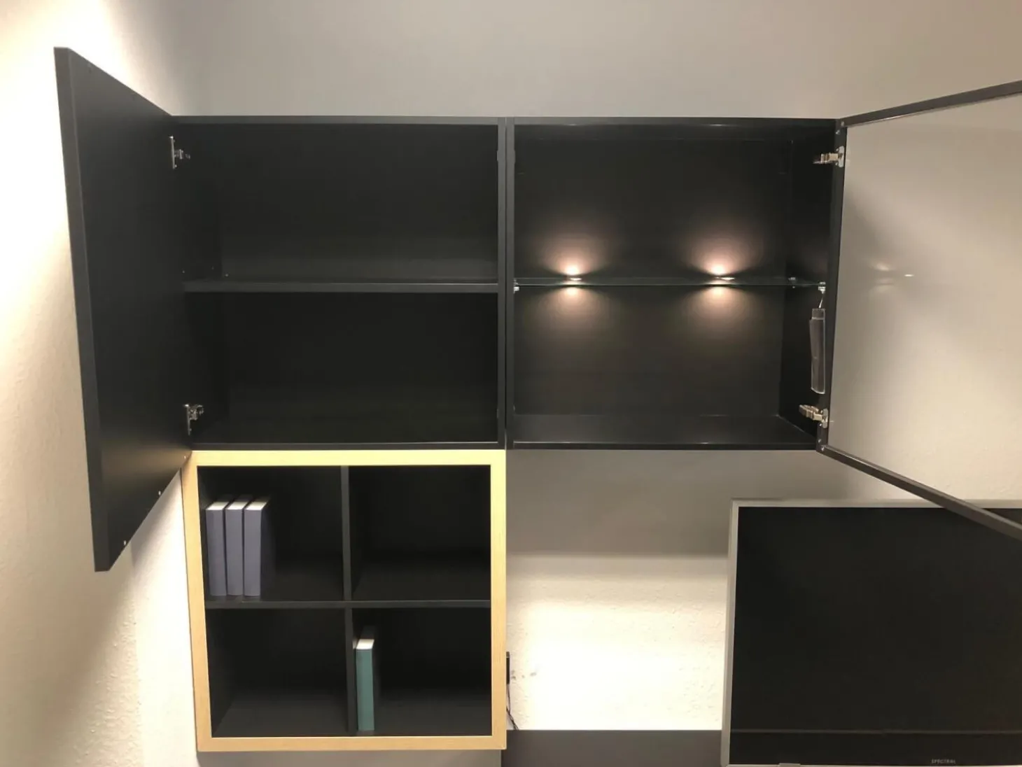 Wohnwand Now Touch Super Matt Schwarz Akzente Samteiche Natur Metallgriffe Schwarz