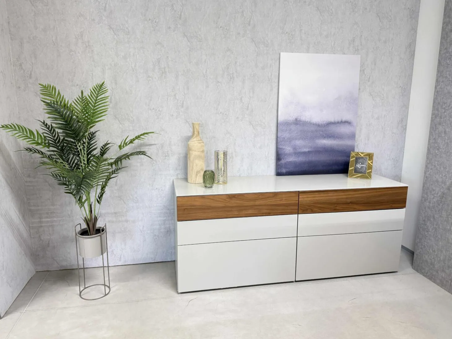 Wohnwand Now Vision C18 Lack Seidengrau Hochglanz Akzent Kernnussbaum Inklusive Couchtisch