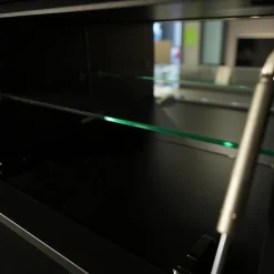 Wohnwand Scala Glasoberfläche Snow Weiß Satiniert Stofffront SF Silber Mit Soundsystem Und Beleuchtung