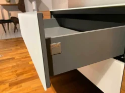 Wohnwand Soma Korpus Innen Lack Matt Graphit Korpus Außen Nussbaum mit Beleuchtung