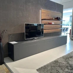 Wohnwand Soma Lack Und Glas Graphit Matt Grau Mit Paneelsystem Nussbaum Massivoptik Und Beleuchtung
