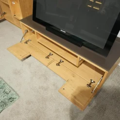 Wohnwand V Montana Wildeiche Geölt Glasrückwand Optiwhite Weiß Mit Beleuchtung Inklusive 2 Vitrinen