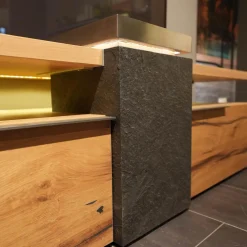 Wohnwand Valpin Eiche Altholz Braun Akzent Colorglas