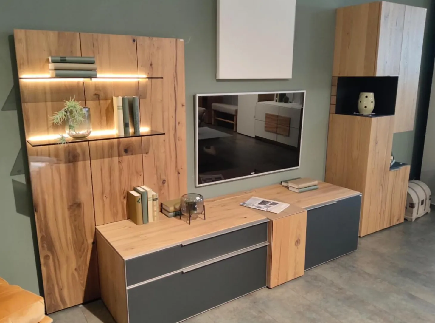 Wohnwand V-Alpin Eiche Altholz Colorglas Anthrazit Satiniert