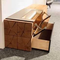 Wohnwand Vera 7210W Kerneiche Umato Massiv Oberfläche Sägegrau Gebürstet Lackiert Applikation Metall Titan Mit Beleuchtung