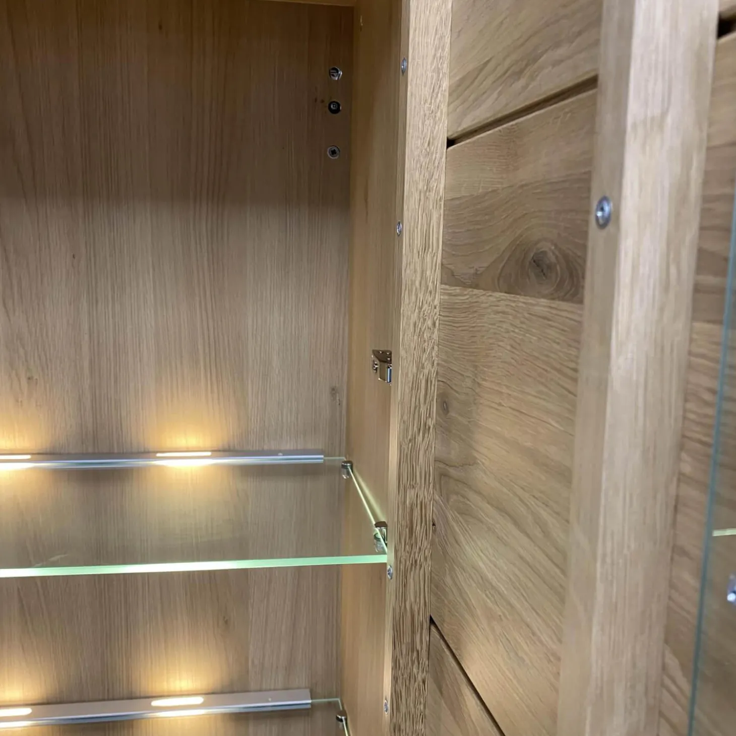 Wohnwand Vivendi Lack Weiß Matt Und Holz Asteiche Mit Glasböden Inklusive Beleuchtung