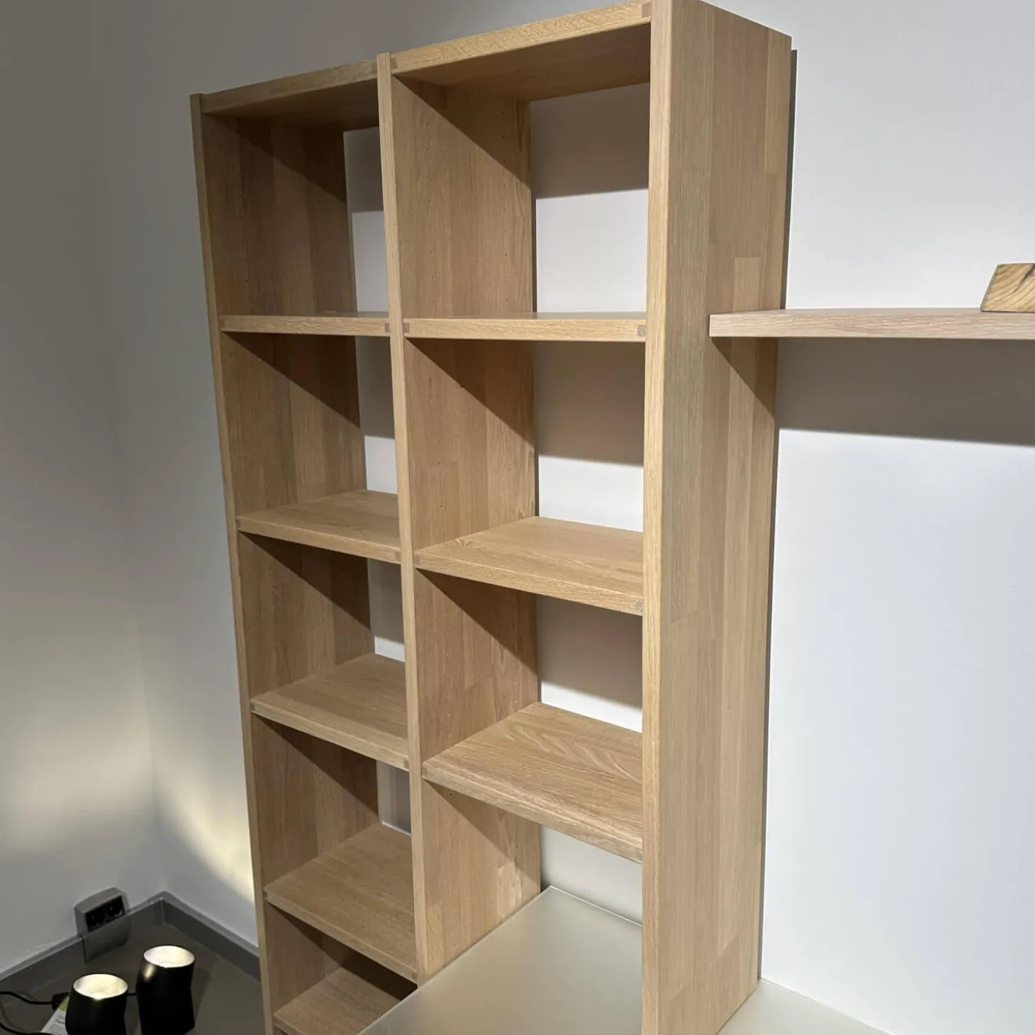 Wohwand In Eiche Weiß Geölt Fronten Glas Pearl Matt Innen Buche Mit Zwei Schubkästen Und Einer Klappe